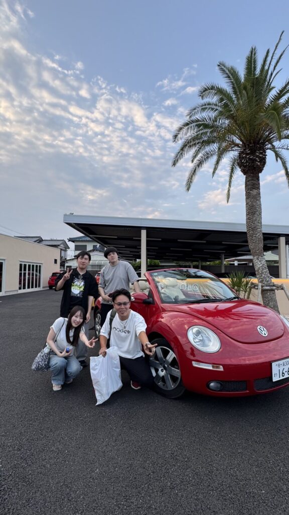 フォルクスワーゲンニュービートル(赤)
